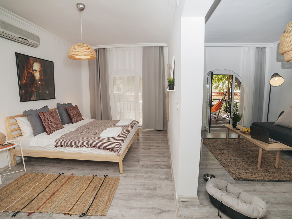 Garden Terrace Studio