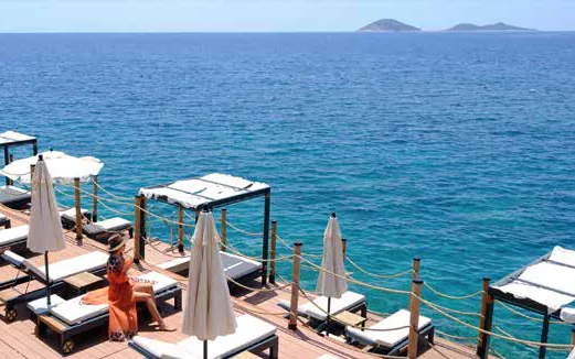 Lures Beach Club